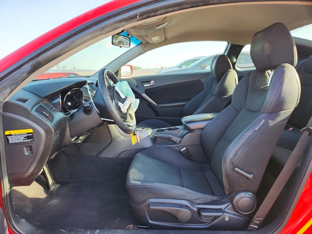 2011 Hyundai Genesis Coupe 2.0t Red vin: KMHHT6KD9BU059911