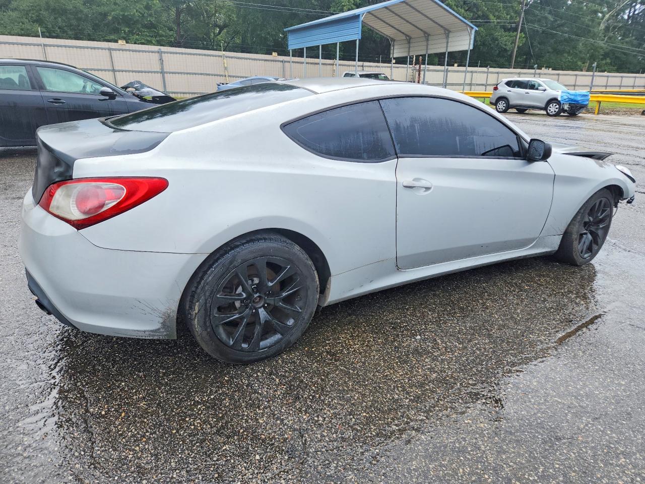 2010 Hyundai Genesis Coupe 2.0t Silver vin: KMHHT6KDXAU004401