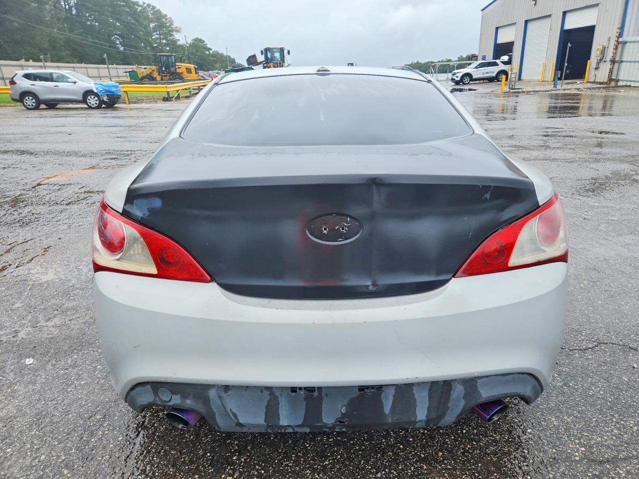2010 Hyundai Genesis Coupe 2.0t Silver vin: KMHHT6KDXAU004401