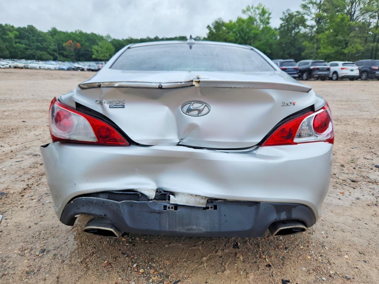 2010 Hyundai Genesis Coupe 2.0t Silver vin: KMHHT6KDXAU038807