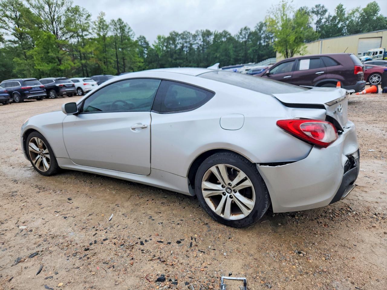 2010 Hyundai Genesis Coupe 2.0t Silver vin: KMHHT6KDXAU038807