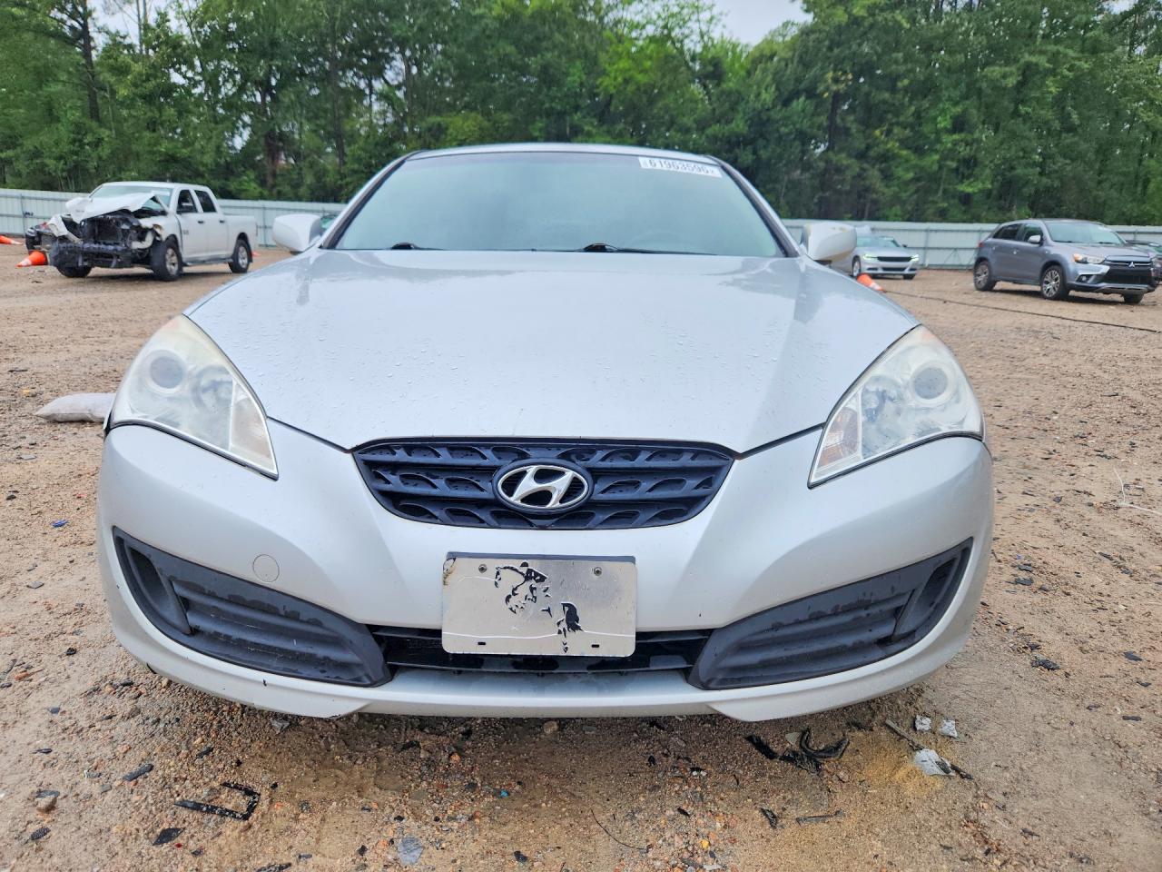 2010 Hyundai Genesis Coupe 2.0t Silver vin: KMHHT6KDXAU038807