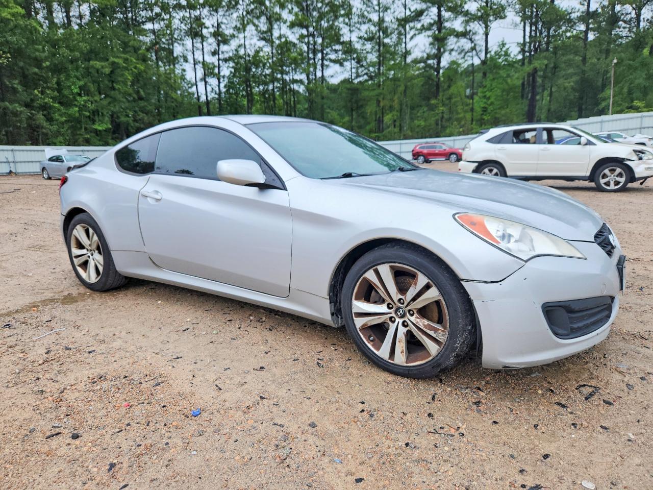 2010 Hyundai Genesis Coupe 2.0t Silver vin: KMHHT6KDXAU038807
