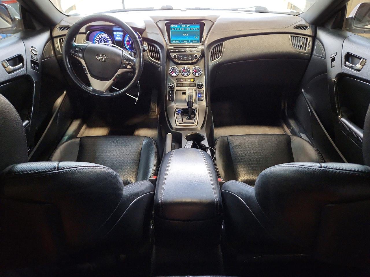 2013 Hyundai Genesis Coupe 2.0t White vin: KMHHT6KDXDU086389