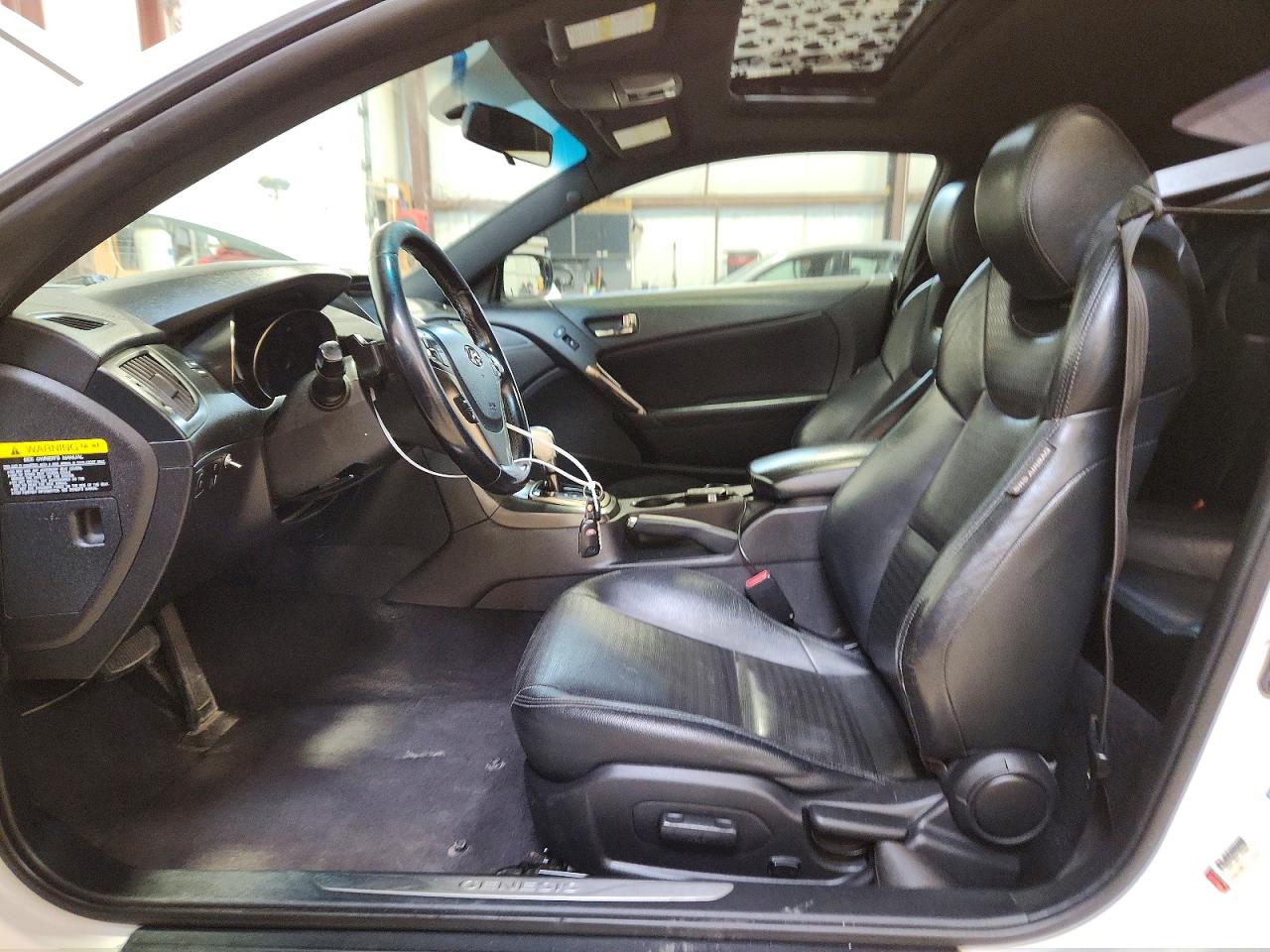 2013 Hyundai Genesis Coupe 2.0t White vin: KMHHT6KDXDU086389