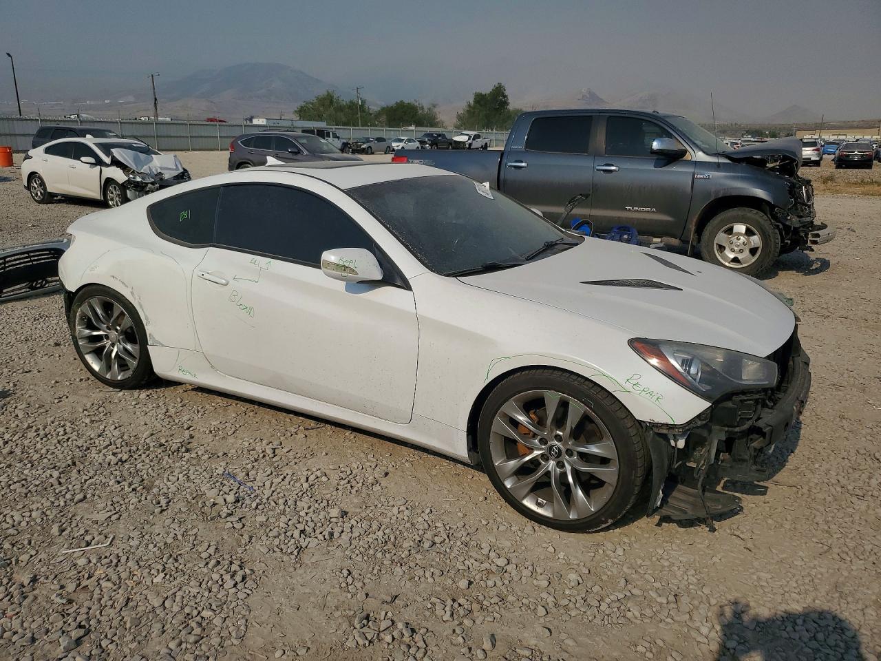 2015 Hyundai Genesis Coupe 3.8l White vin: KMHHT6KJ9FU129077