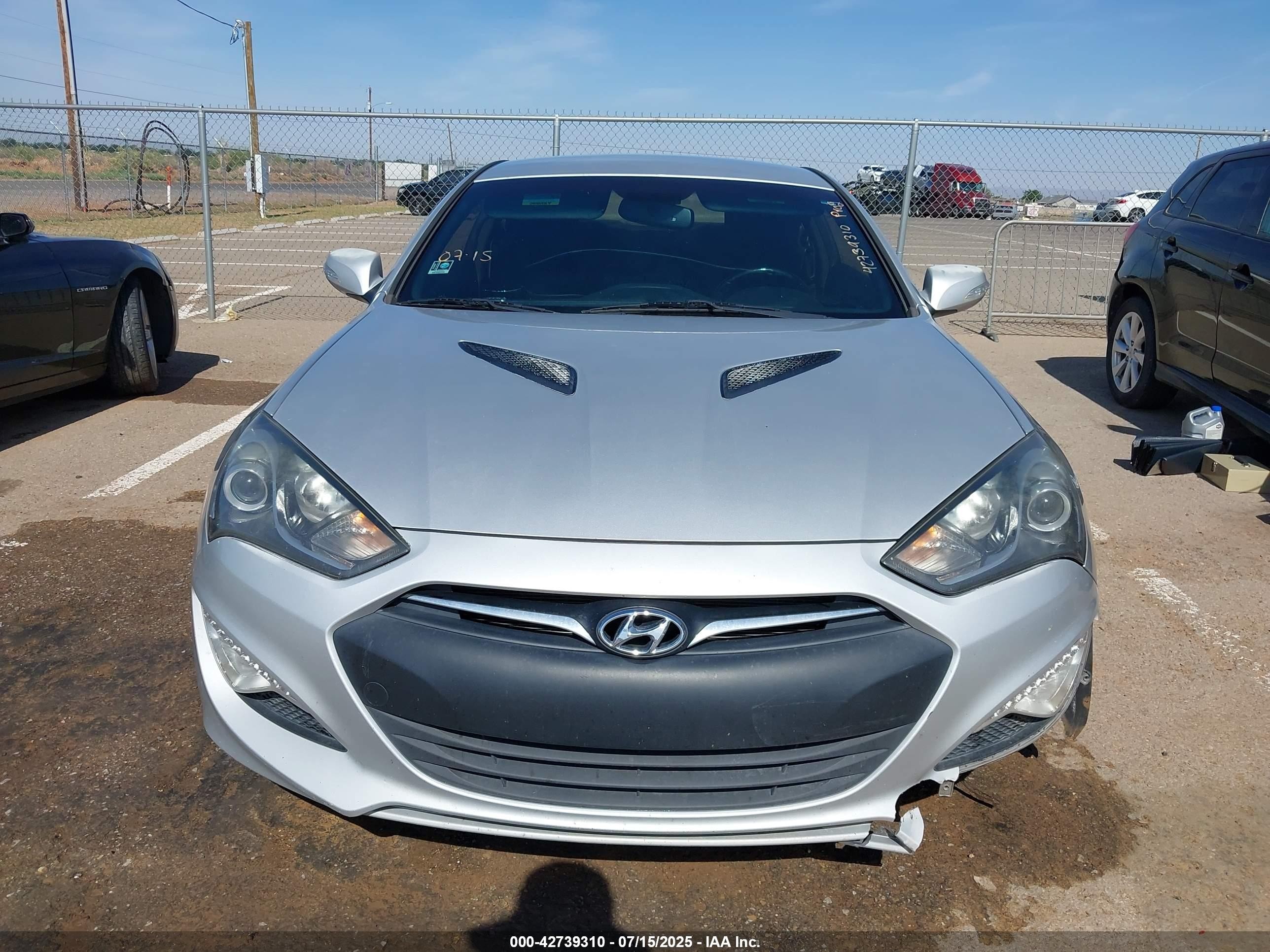 2015 Hyundai Genesis 3.8 Base Silver vin: KMHHT6KJXFU128973