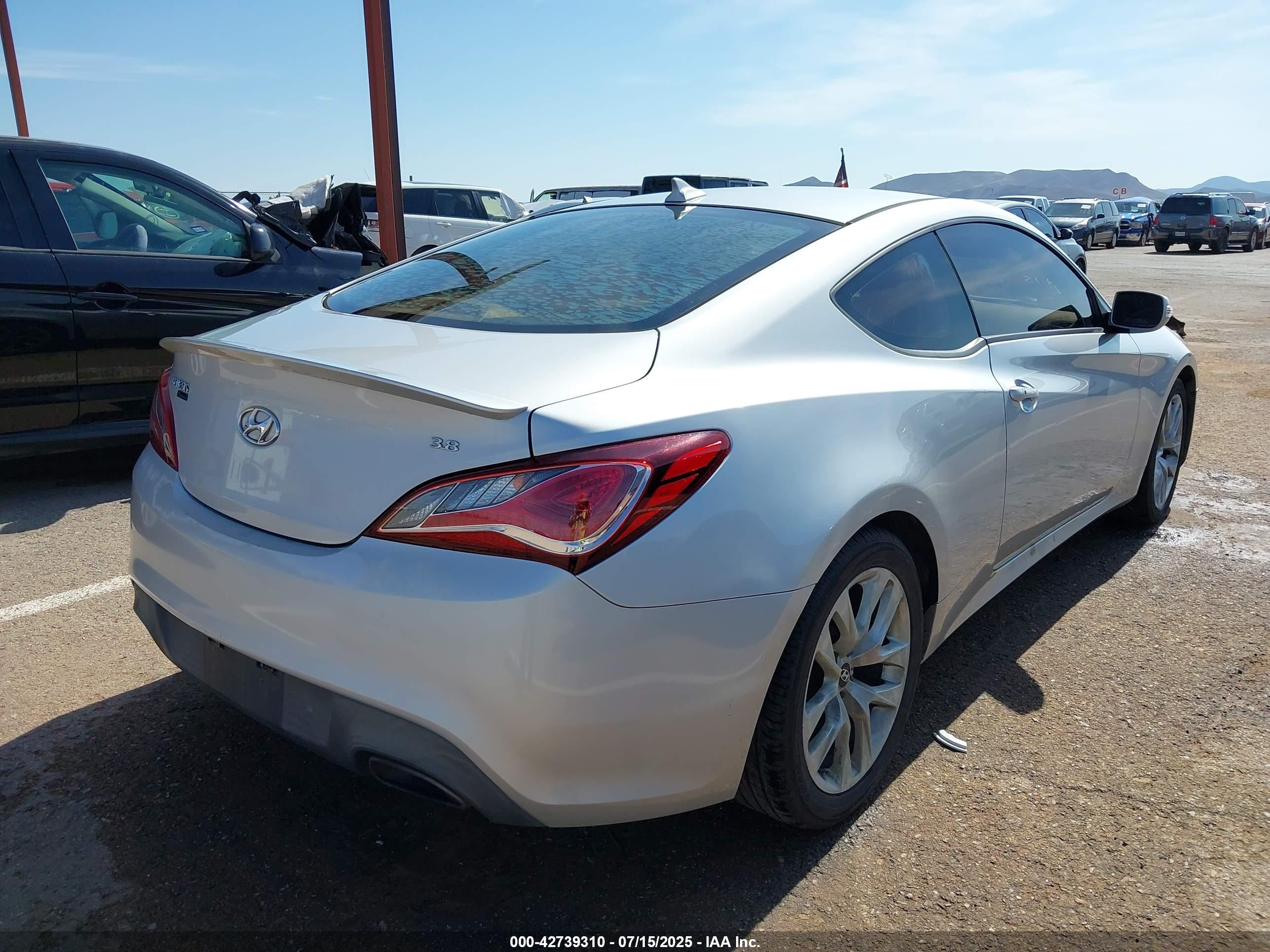 2015 Hyundai Genesis 3.8 Base Silver vin: KMHHT6KJXFU128973