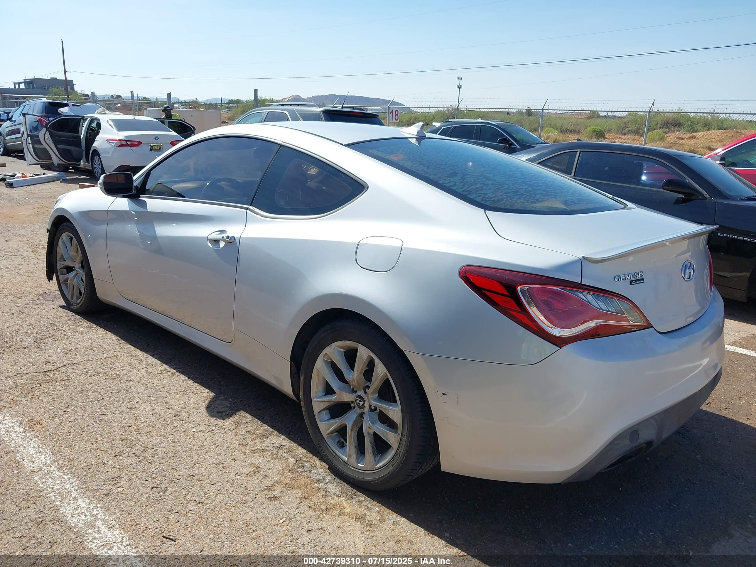 2015 Hyundai Genesis 3.8 Base Silver vin: KMHHT6KJXFU128973