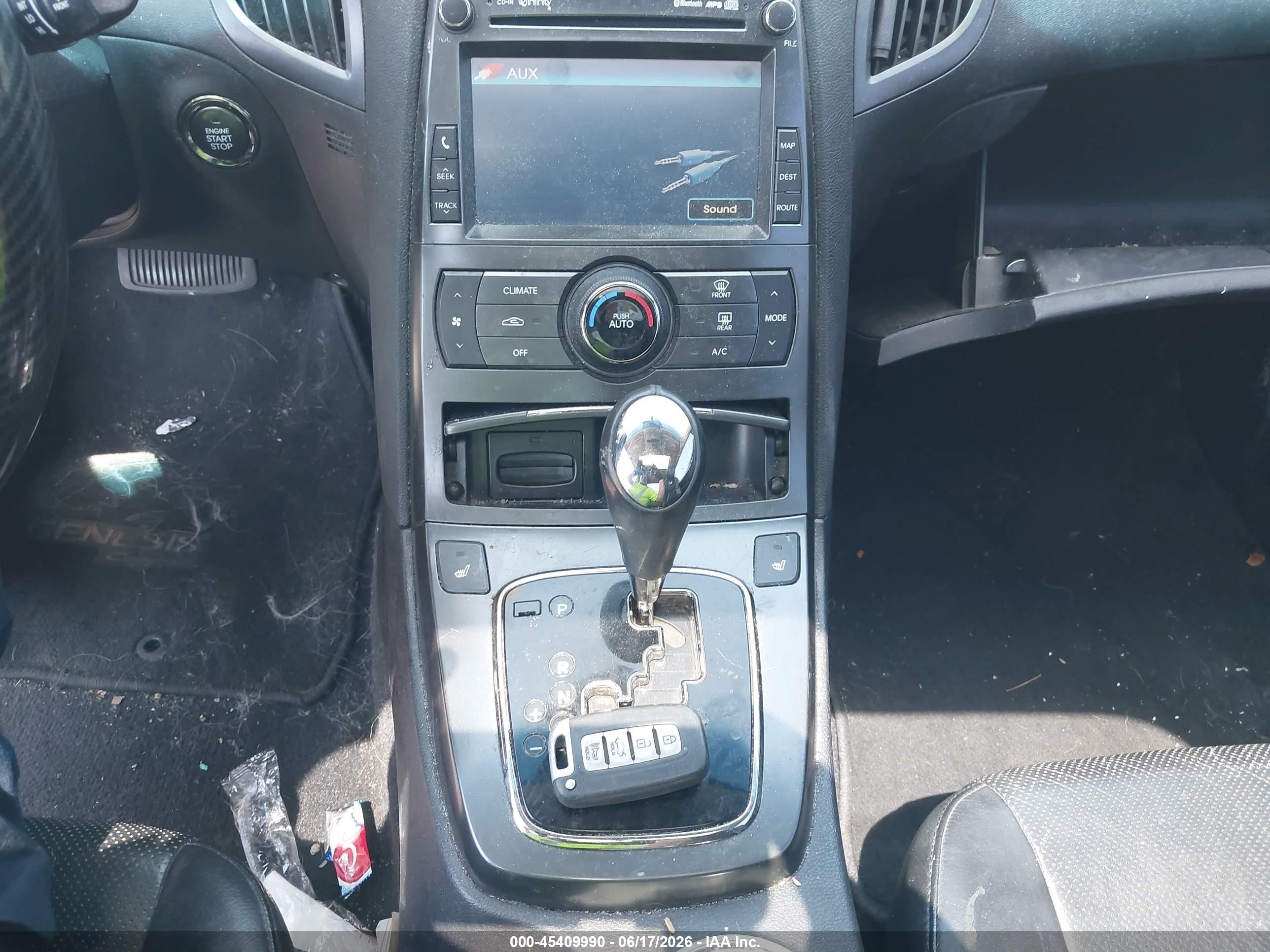 2011 Hyundai Genesis 3.8 Grand Touring Silver vin: KMHHU6KH0BU046576