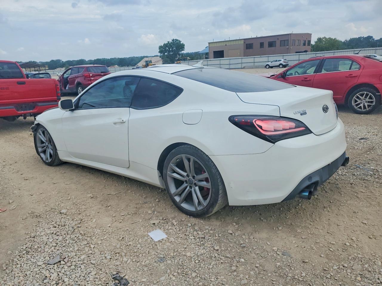 2011 Hyundai Genesis Coupe 3.8l Белый vin: KMHHU6KH0BU052958