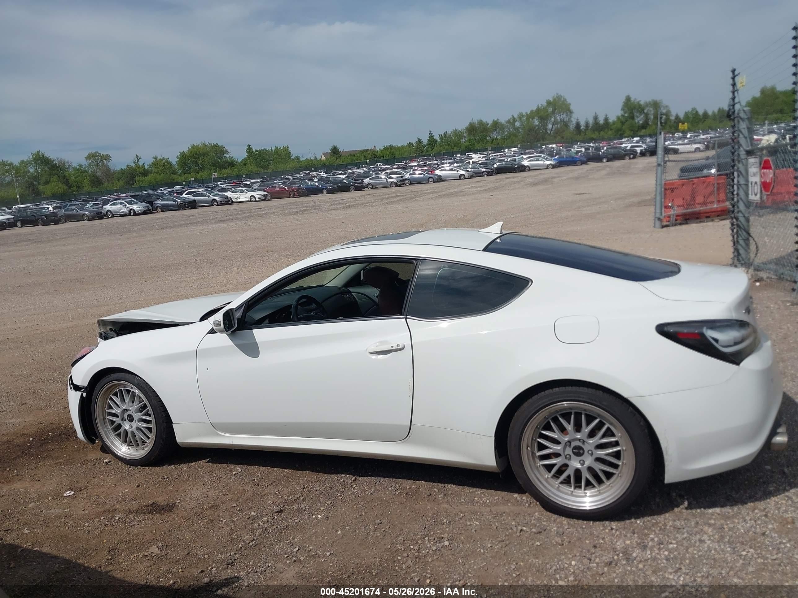 2012 Hyundai Genesis 3.8 Grand Touring White vin: KMHHU6KH1CU067101