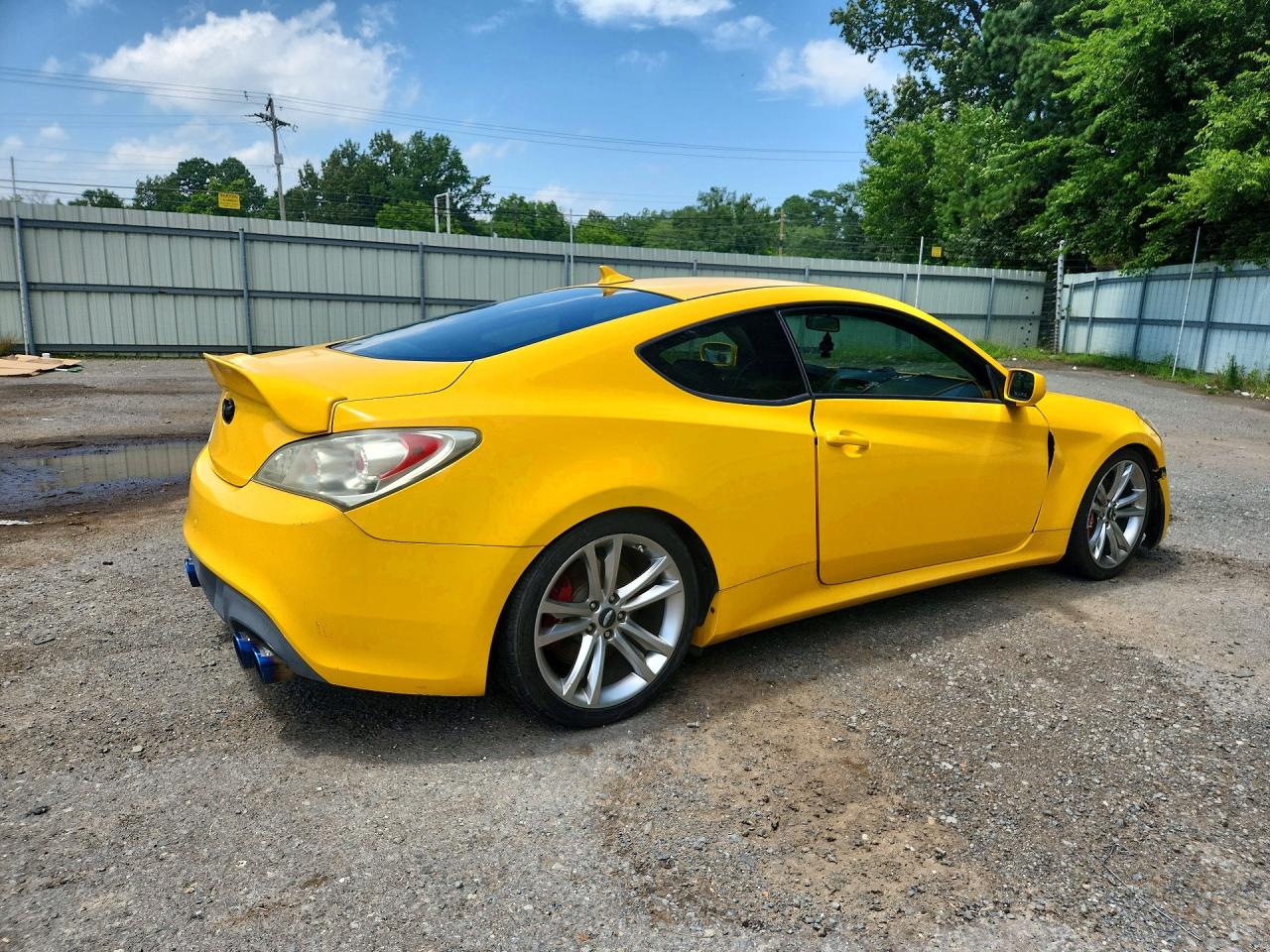 2012 Hyundai Genesis Coupe 3.8l Gold vin: KMHHU6KH1CU076123