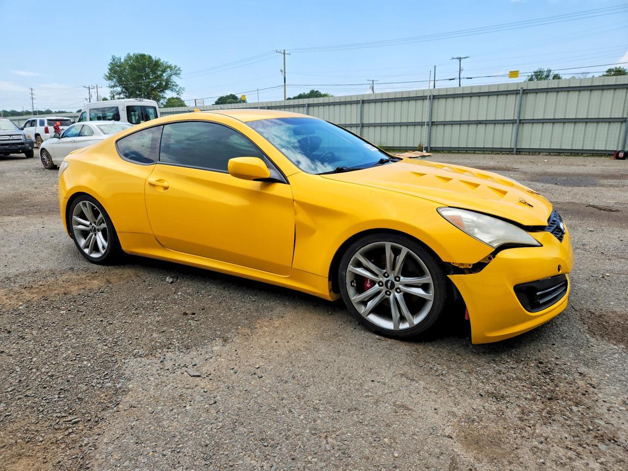 2012 Hyundai Genesis Coupe 3.8l Gold vin: KMHHU6KH1CU076123