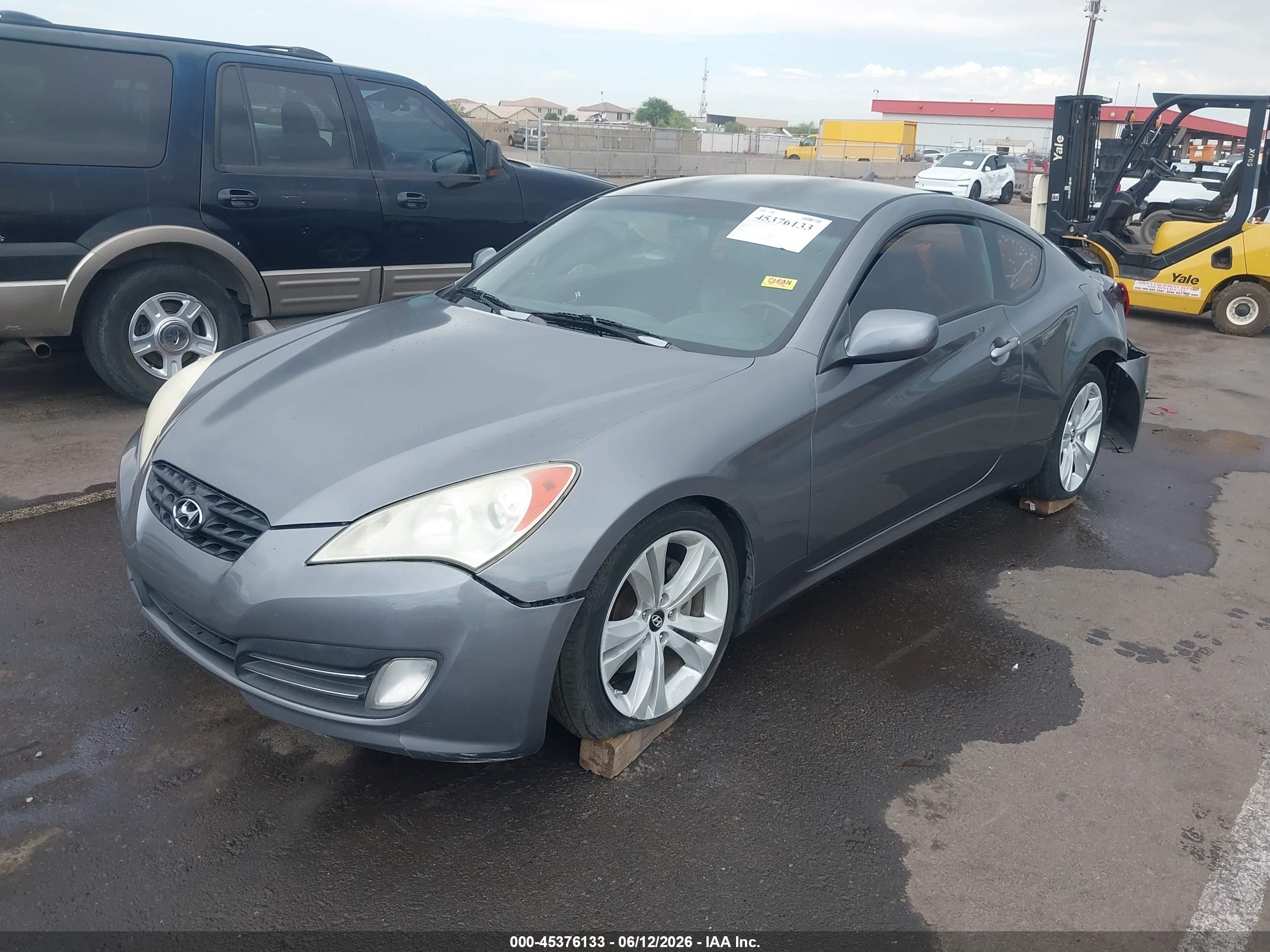 2010 Hyundai Genesis 3.8 Gray vin: KMHHU6KH2AU013495