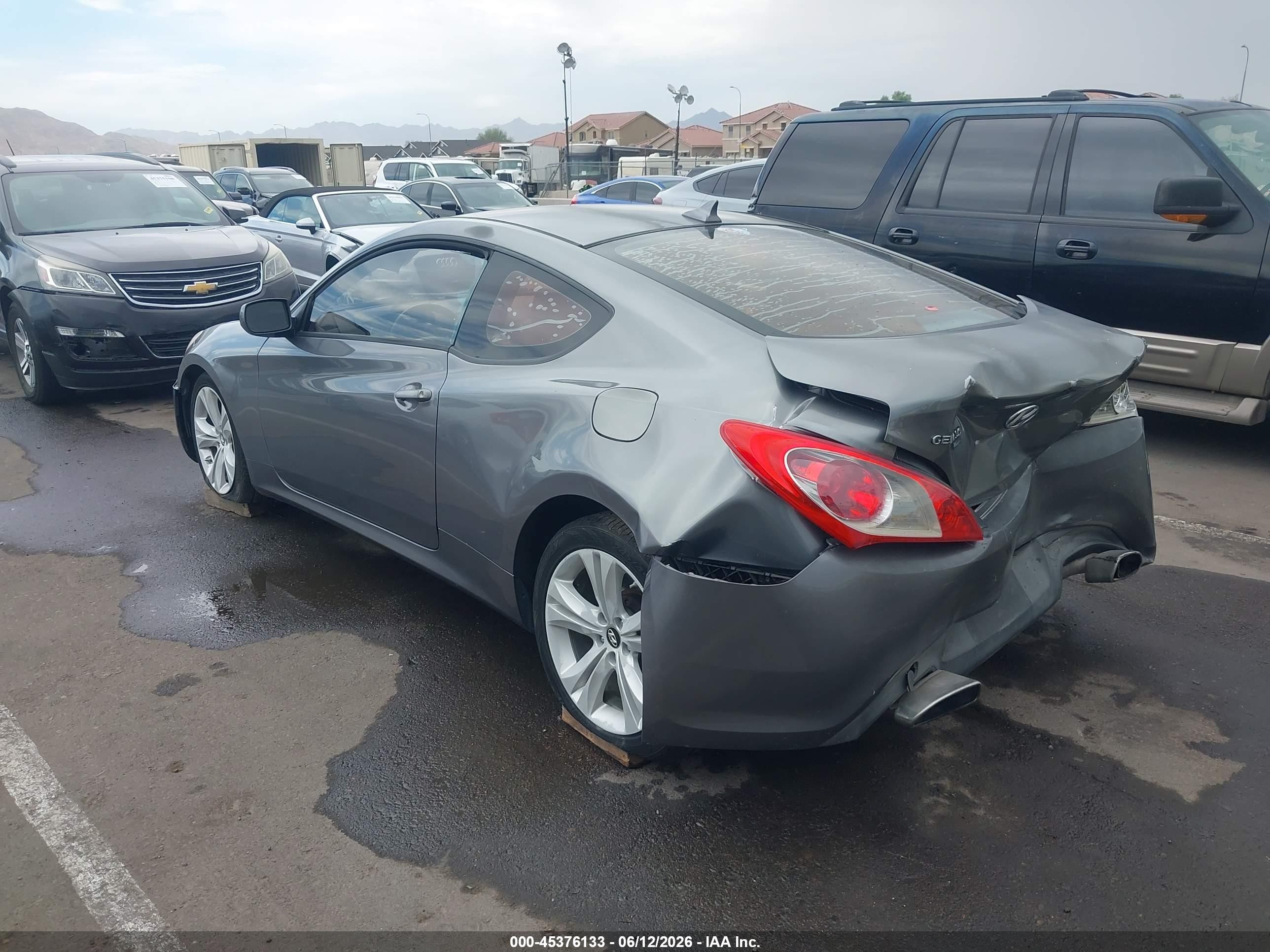 2010 Hyundai Genesis 3.8 Gray vin: KMHHU6KH2AU013495