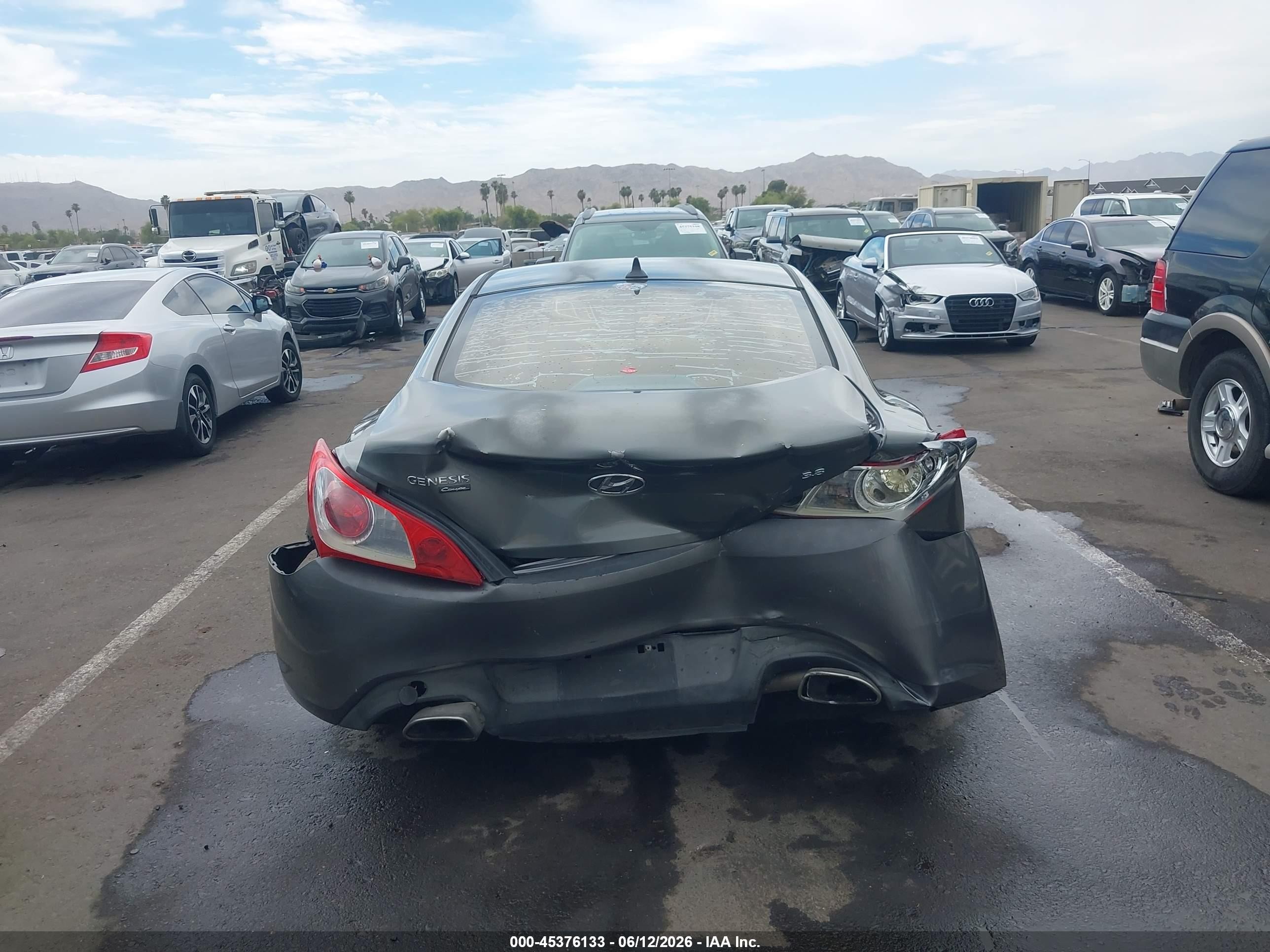 2010 Hyundai Genesis 3.8 Gray vin: KMHHU6KH2AU013495