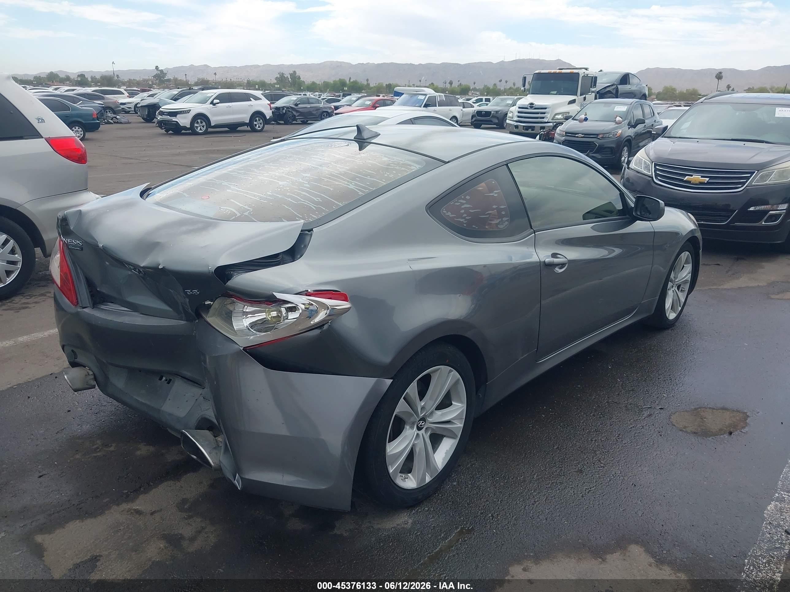 2010 Hyundai Genesis 3.8 Gray vin: KMHHU6KH2AU013495
