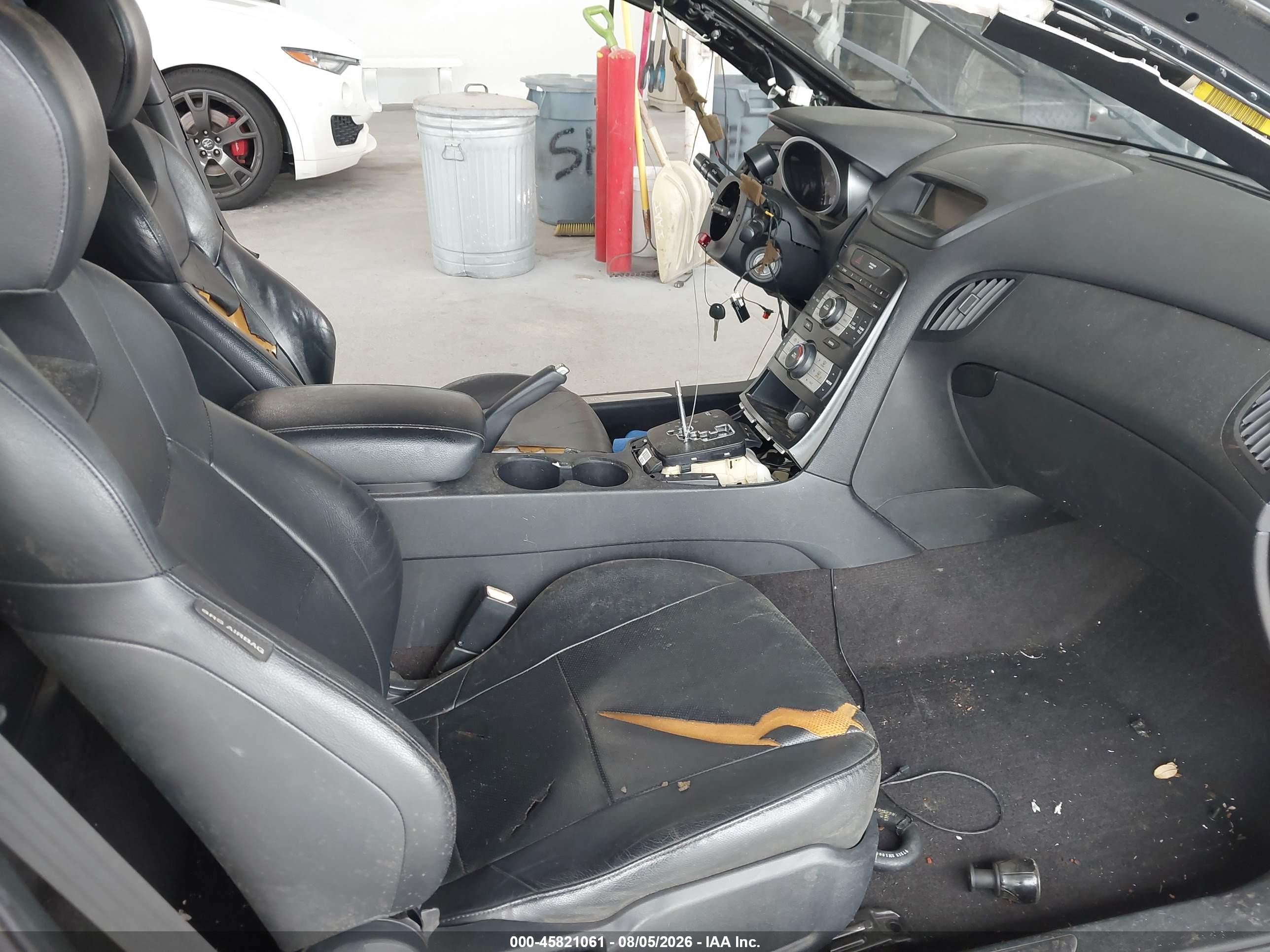 2010 Hyundai Genesis 3.8 Black vin: KMHHU6KH3AU011920