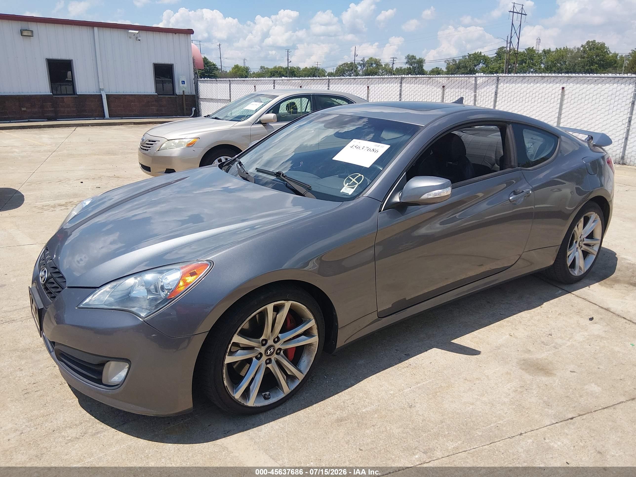 2010 Hyundai Genesis 3.8 Track Beige vin: KMHHU6KH3AU024070
