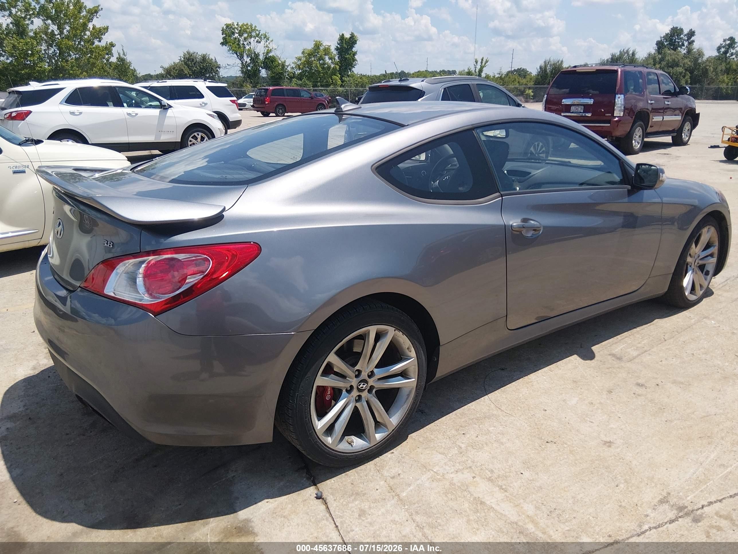 2010 Hyundai Genesis 3.8 Track Beige vin: KMHHU6KH3AU024070