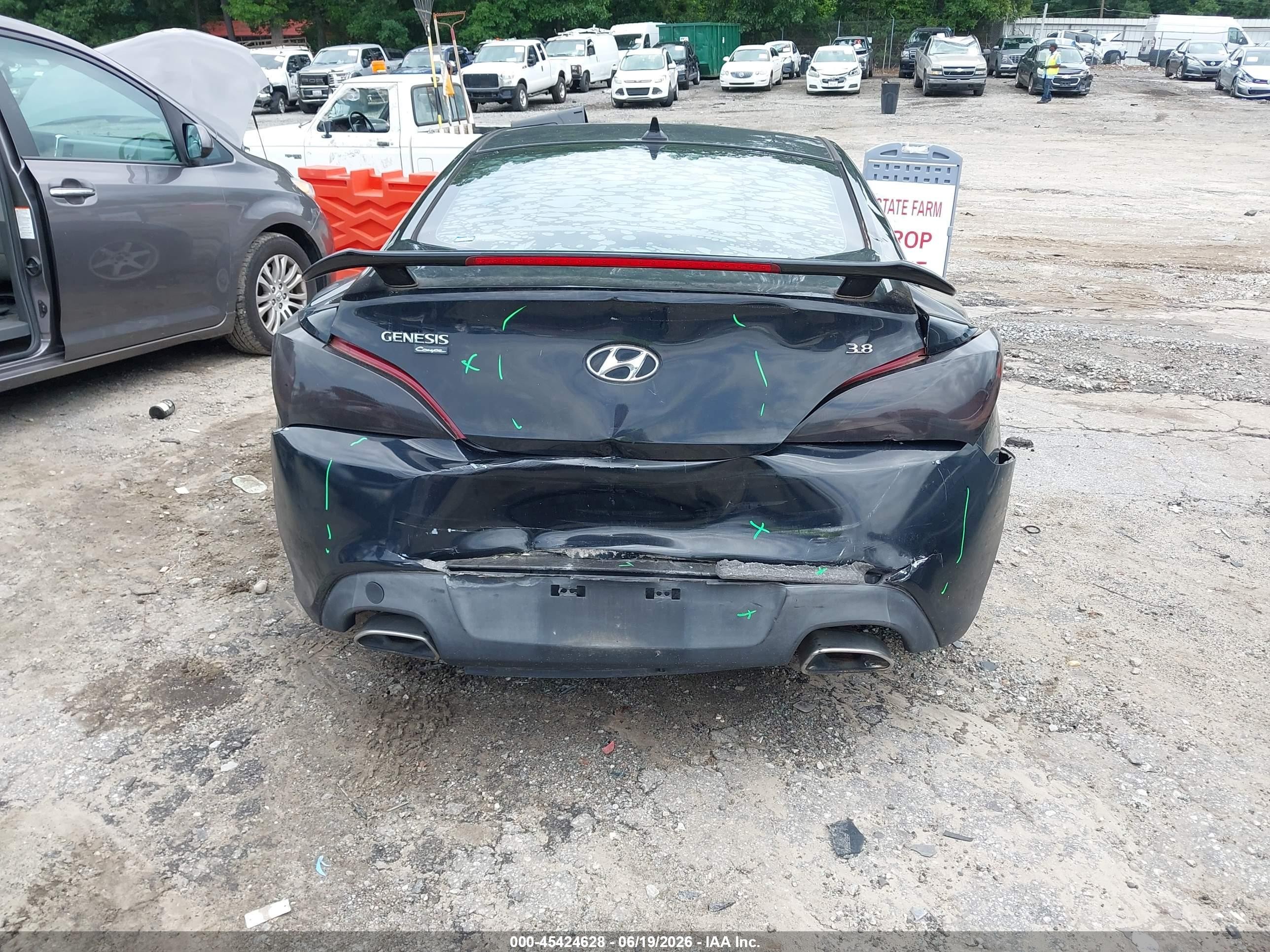 2010 Hyundai Genesis 3.8 Track Black vin: KMHHU6KH3AU027972