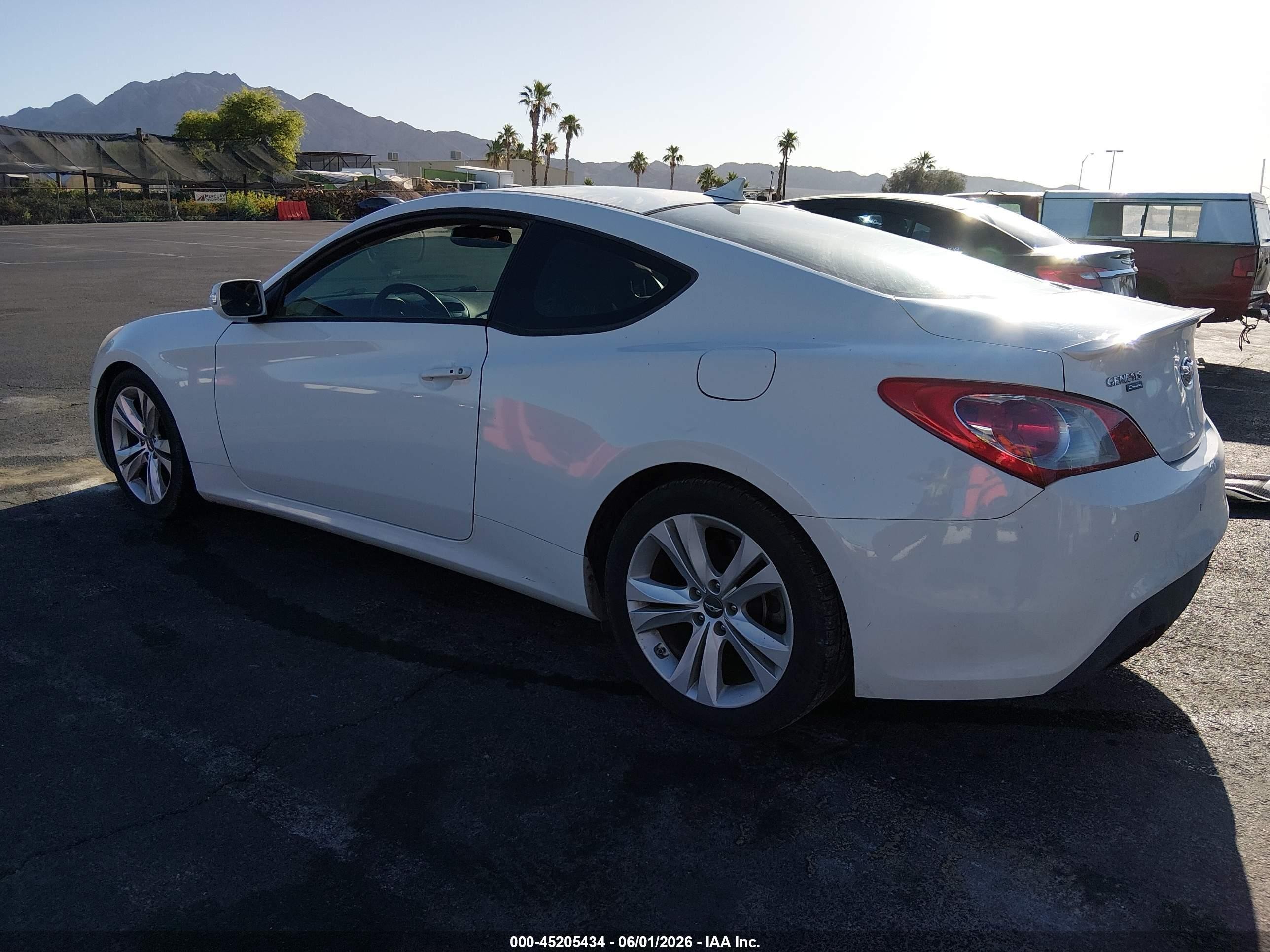2011 Hyundai Genesis 3.8 Grand Touring White vin: KMHHU6KH3BU052632