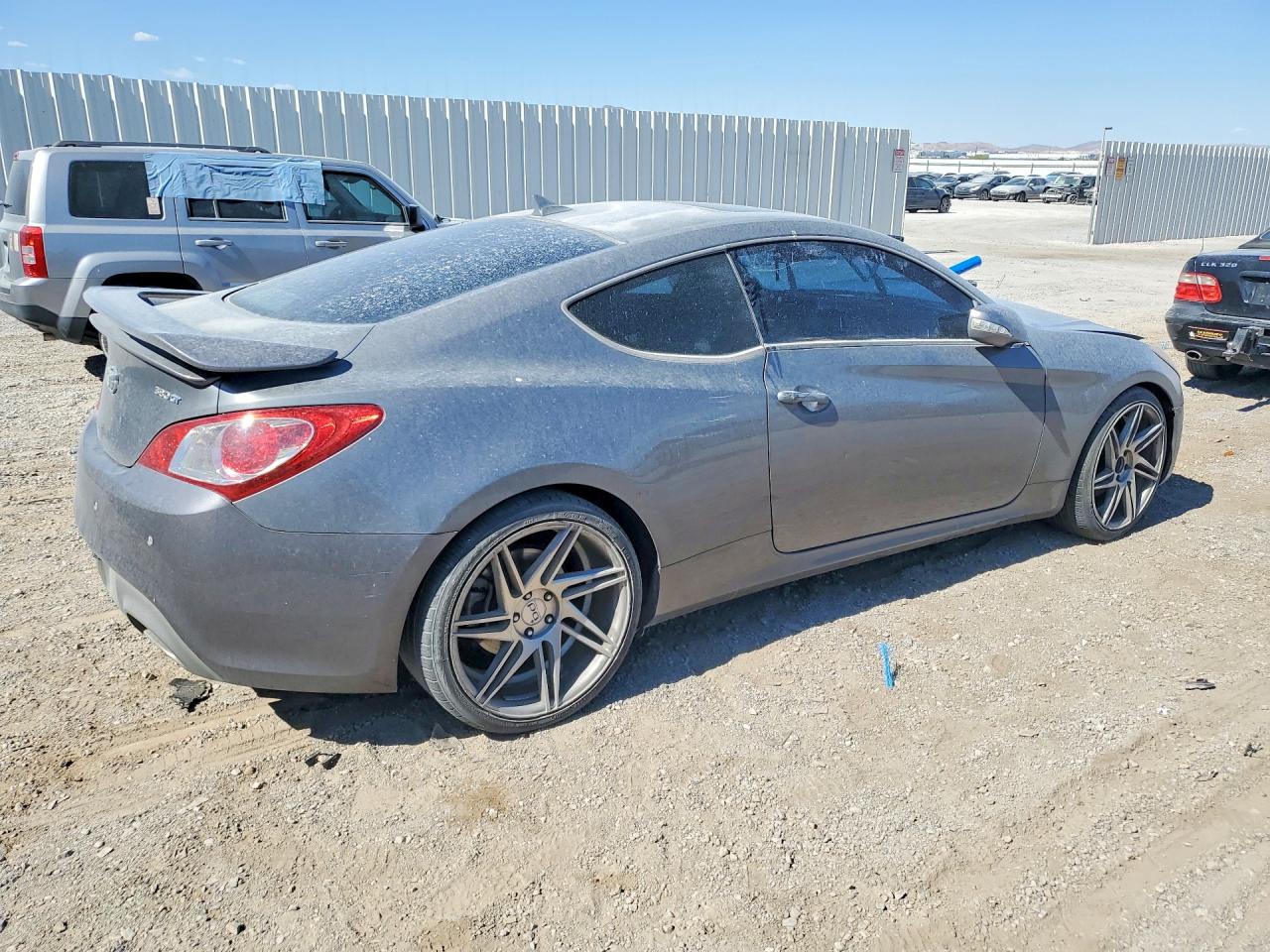 2012 Hyundai Genesis Coupe 3.8l Gray vin: KMHHU6KH3CU066578