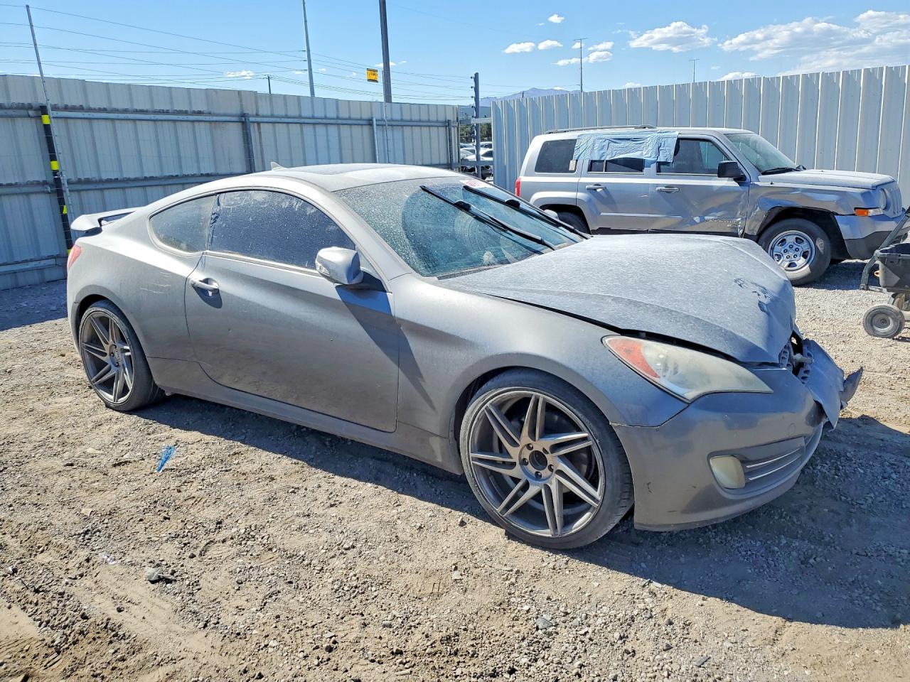 2012 Hyundai Genesis Coupe 3.8l Gray vin: KMHHU6KH3CU066578