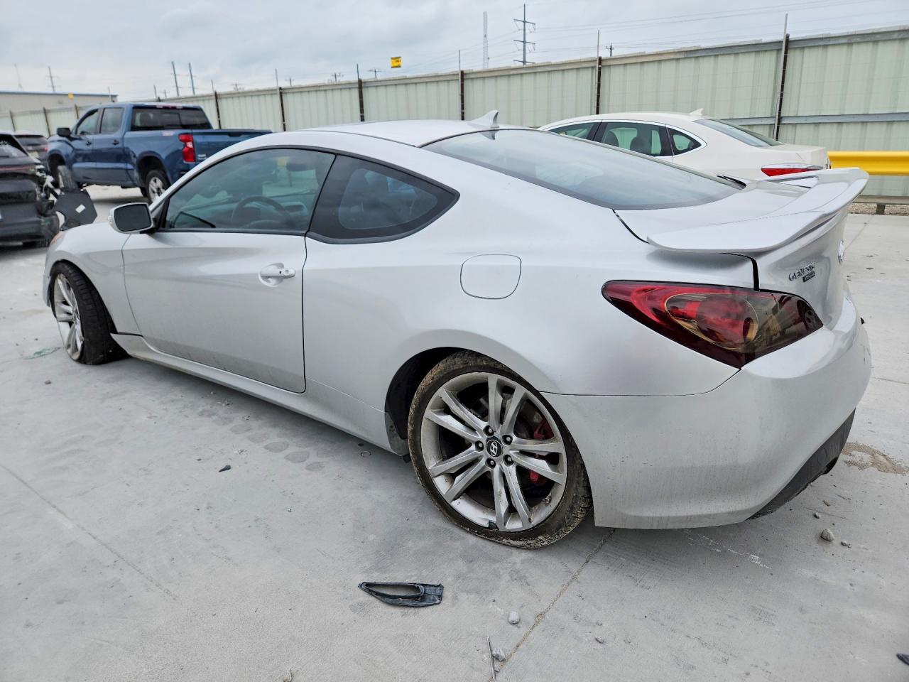 2012 Hyundai Genesis Coupe 3.8l Silver vin: KMHHU6KH3CU071084
