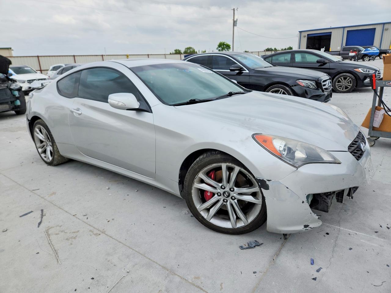 2012 Hyundai Genesis Coupe 3.8l Silver vin: KMHHU6KH3CU071084