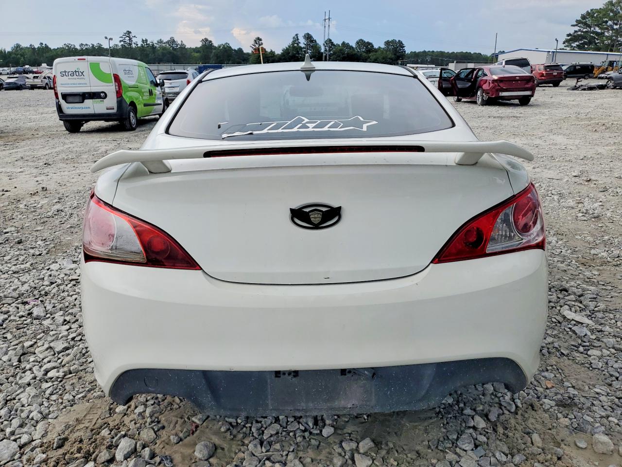 2010 Hyundai Genesis Coupe 3.8l White vin: KMHHU6KH4AU039628