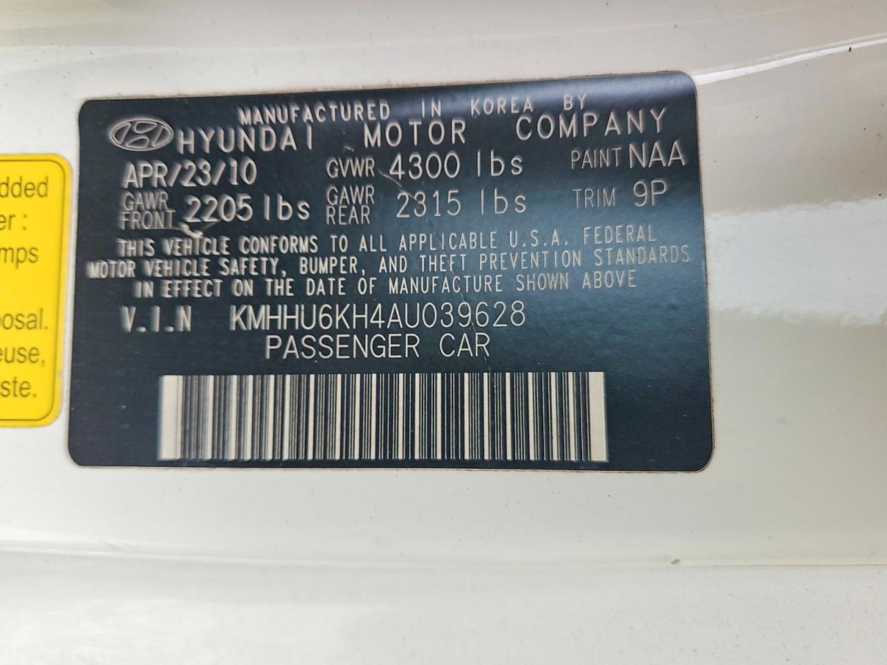 2010 Hyundai Genesis Coupe 3.8l White vin: KMHHU6KH4AU039628
