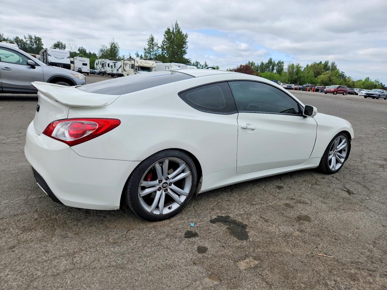 2011 Hyundai Genesis Coupe 3.8l White vin: KMHHU6KH4BU062215