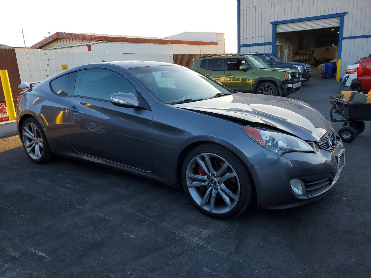 2012 Hyundai Genesis Coupe 3.8l Silver vin: KMHHU6KH4CU072423