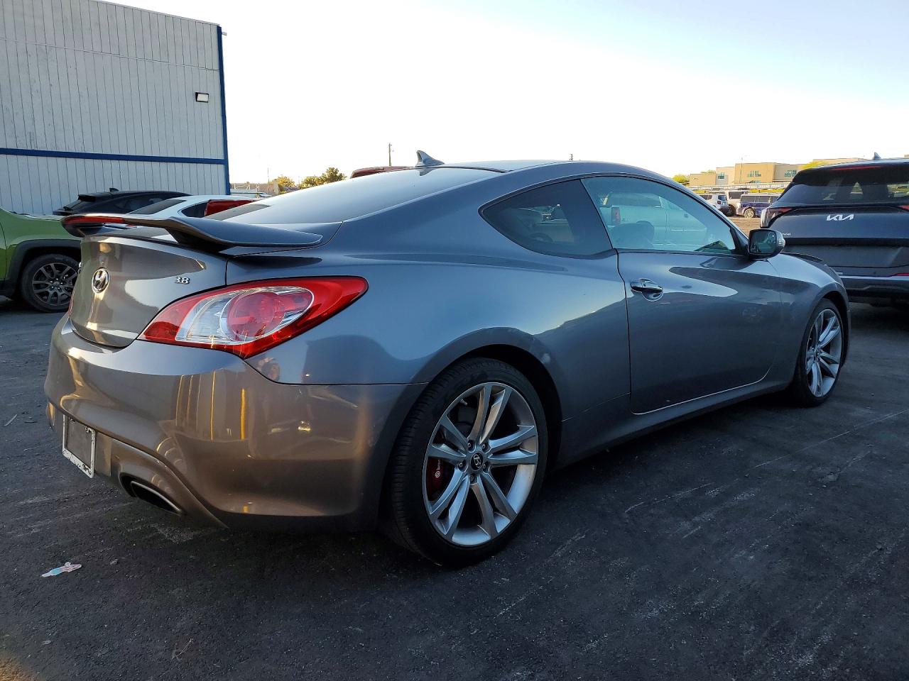 2012 Hyundai Genesis Coupe 3.8l Silver vin: KMHHU6KH4CU072423