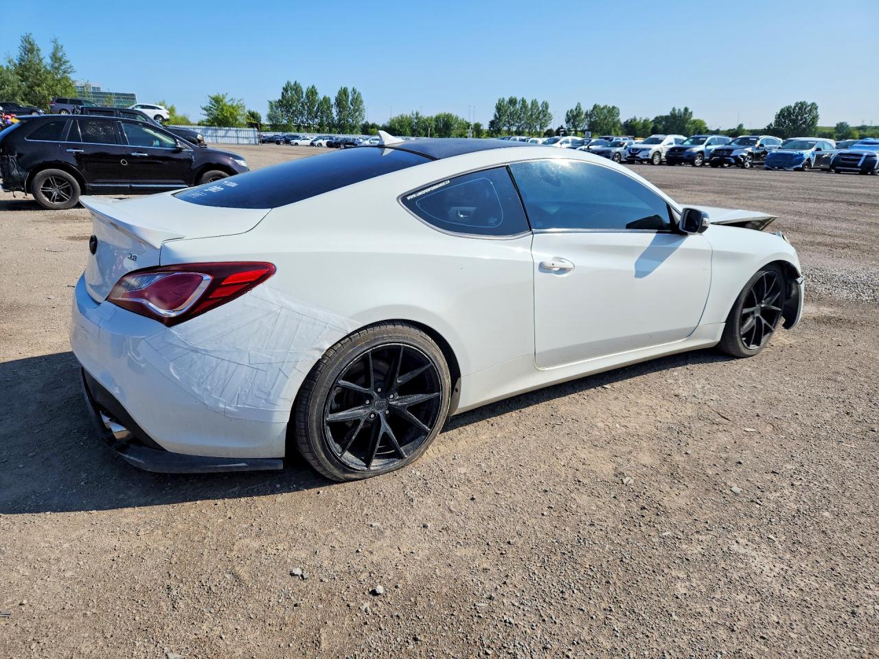 2010 Hyundai Genesis Coupe 3.8l White vin: KMHHU6KH5AU033272