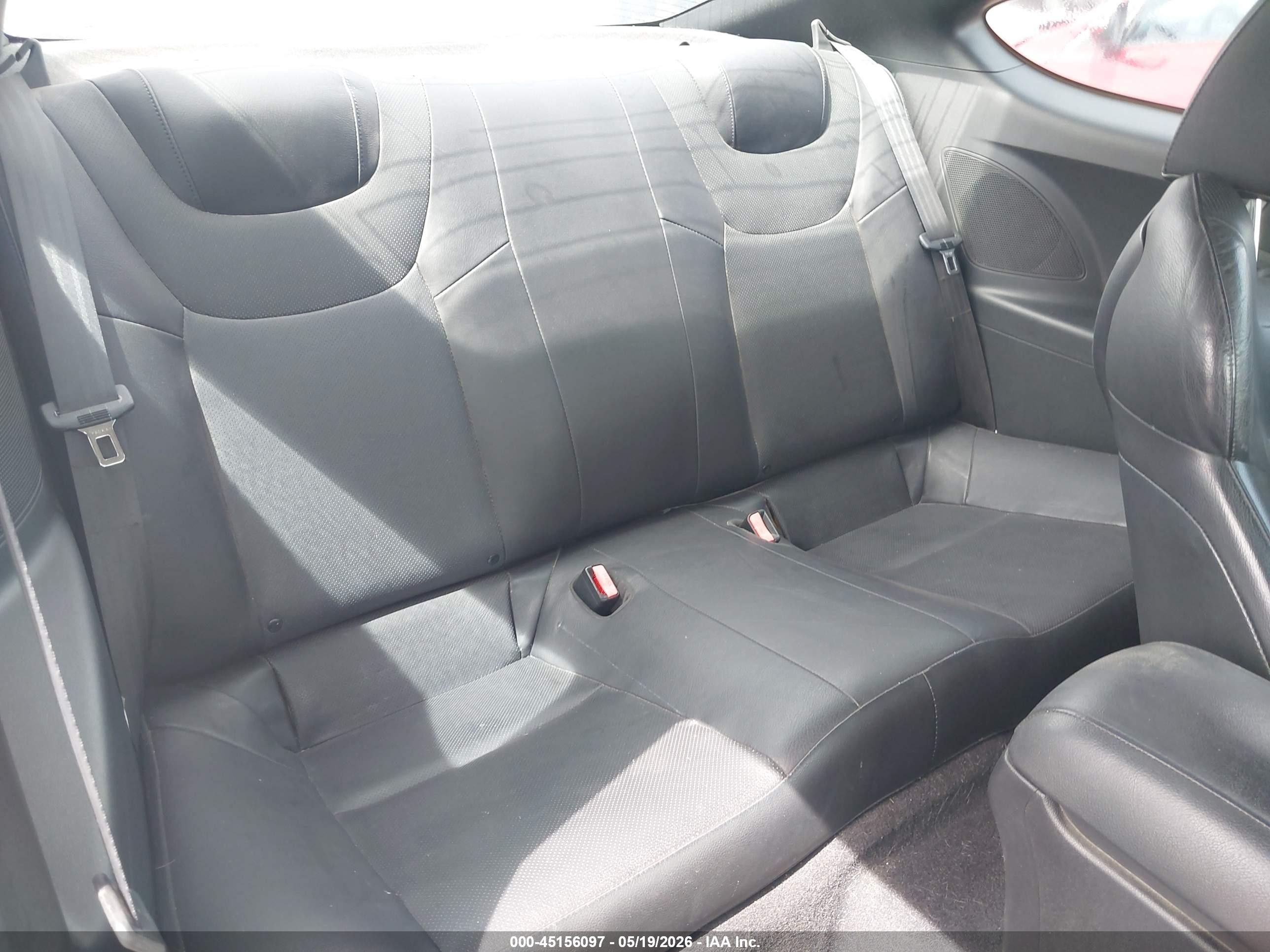2010 Hyundai Genesis 3.8 White vin: KMHHU6KH5AU037998