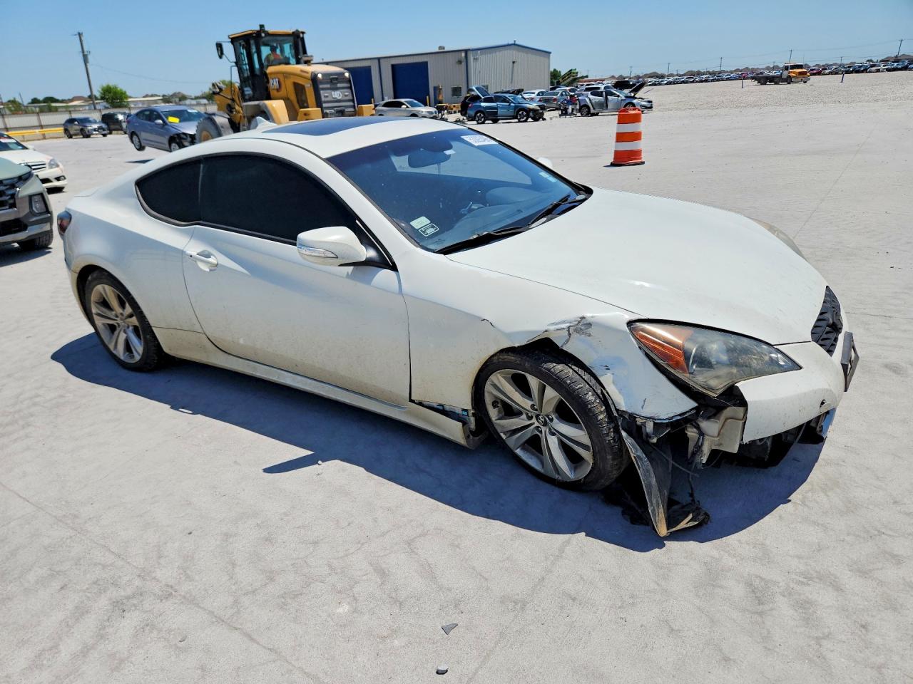 2010 Hyundai Genesis Coupe 3.8l White vin: KMHHU6KH6AU017002