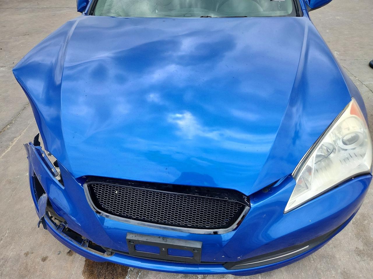 2010 Hyundai Genesis Coupe 3.8l Blue vin: KMHHU6KH7AU023312