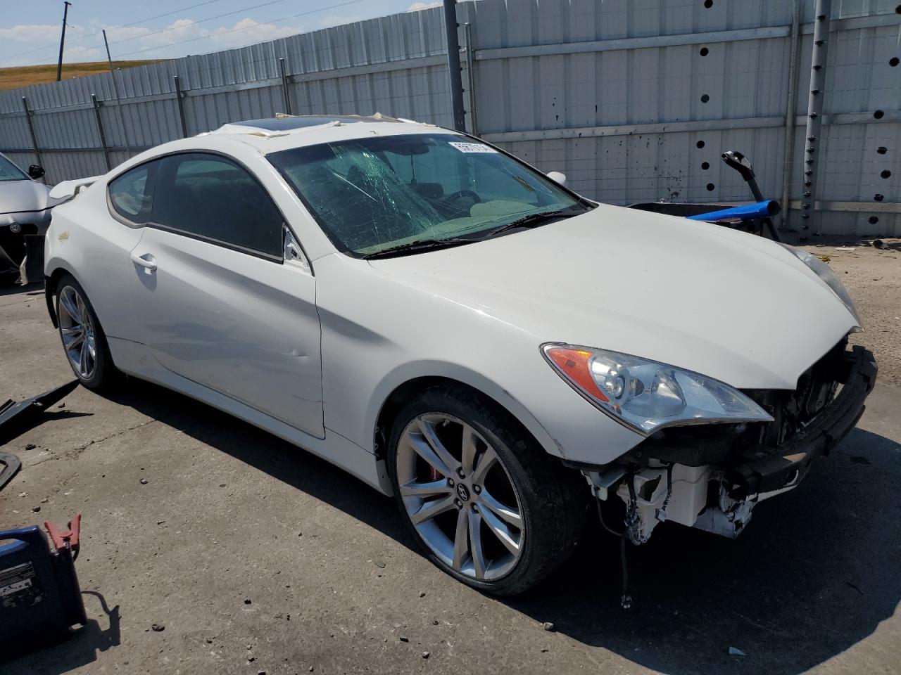 2012 Hyundai Genesis Coupe 3.8l White vin: KMHHU6KH7CU065787