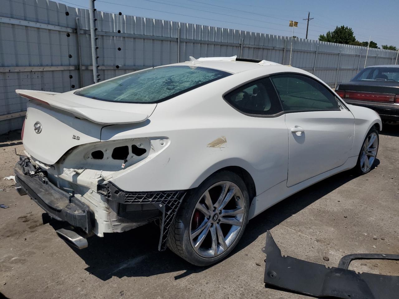 2012 Hyundai Genesis Coupe 3.8l White vin: KMHHU6KH7CU065787