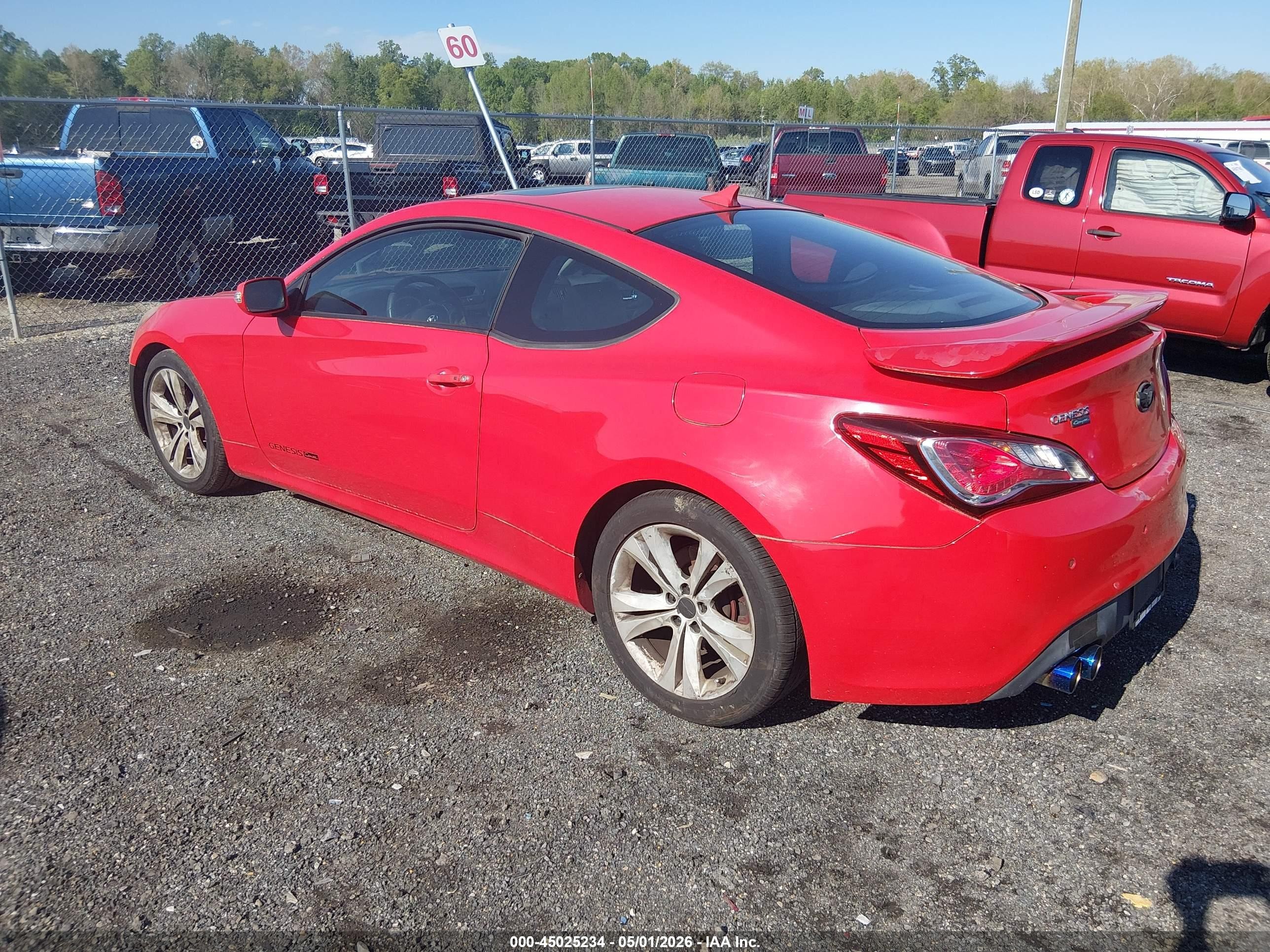 2010 Hyundai Genesis 3.8 Grand Touring Red vin: KMHHU6KH8AU031354