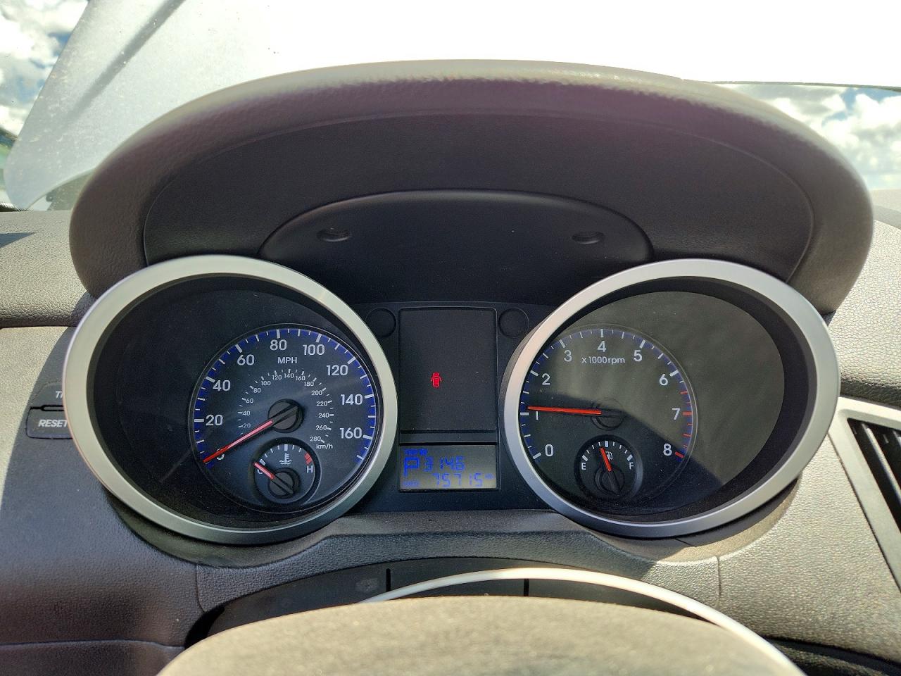 2010 Hyundai Genesis Coupe 3.8l Серебряный vin: KMHHU6KH8AU042399