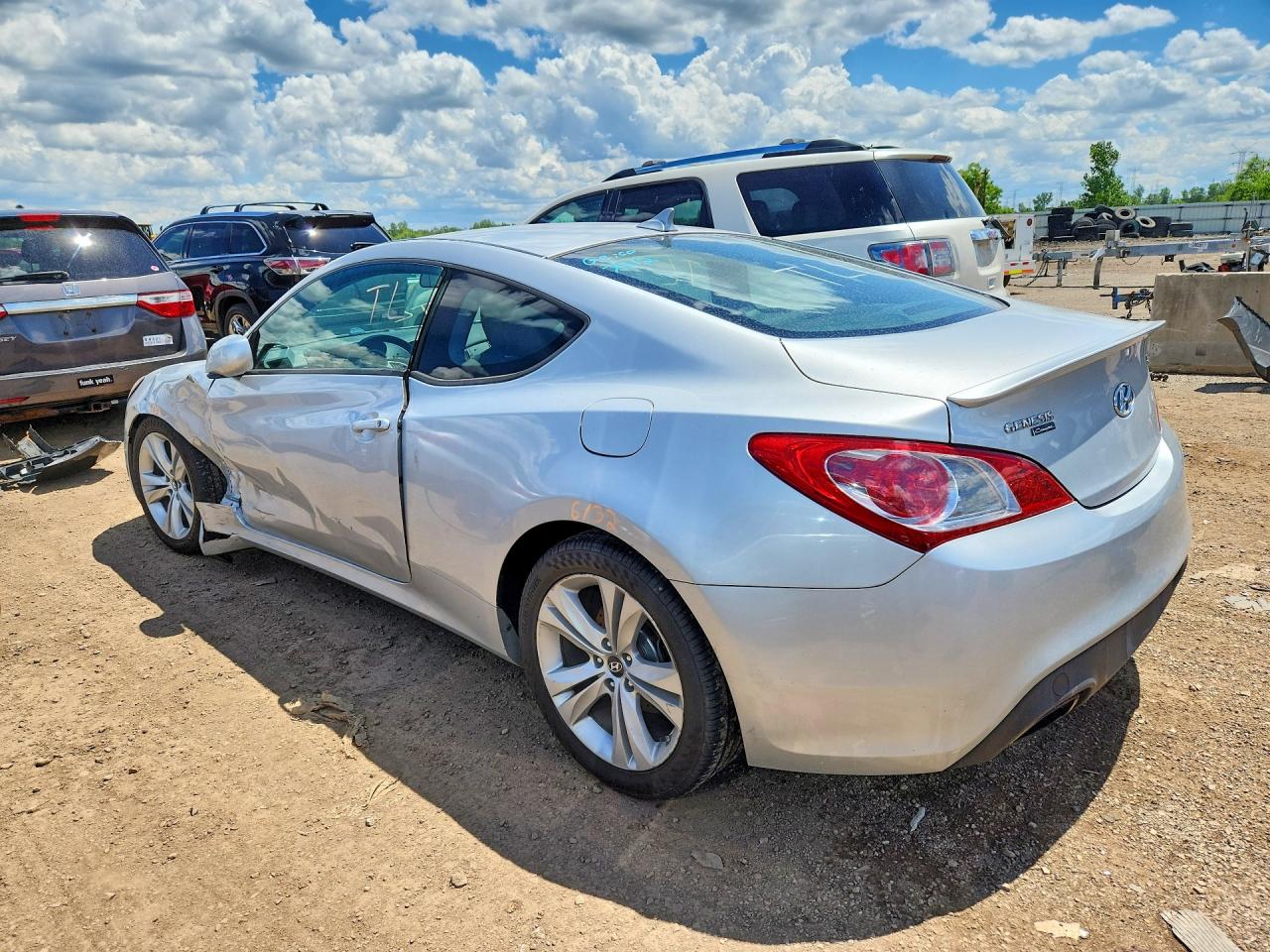2010 Hyundai Genesis Coupe 3.8l Серебряный vin: KMHHU6KH8AU042399