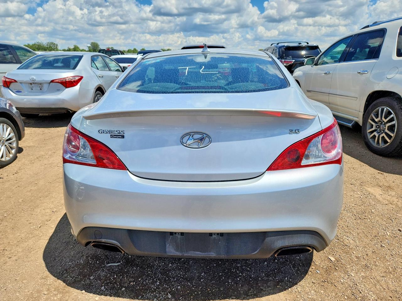 2010 Hyundai Genesis Coupe 3.8l Серебряный vin: KMHHU6KH8AU042399
