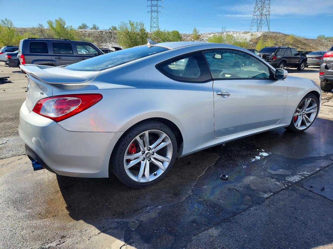 2010 Hyundai Genesis Coupe 3.8l Silver vin: KMHHU6KH9AU017334