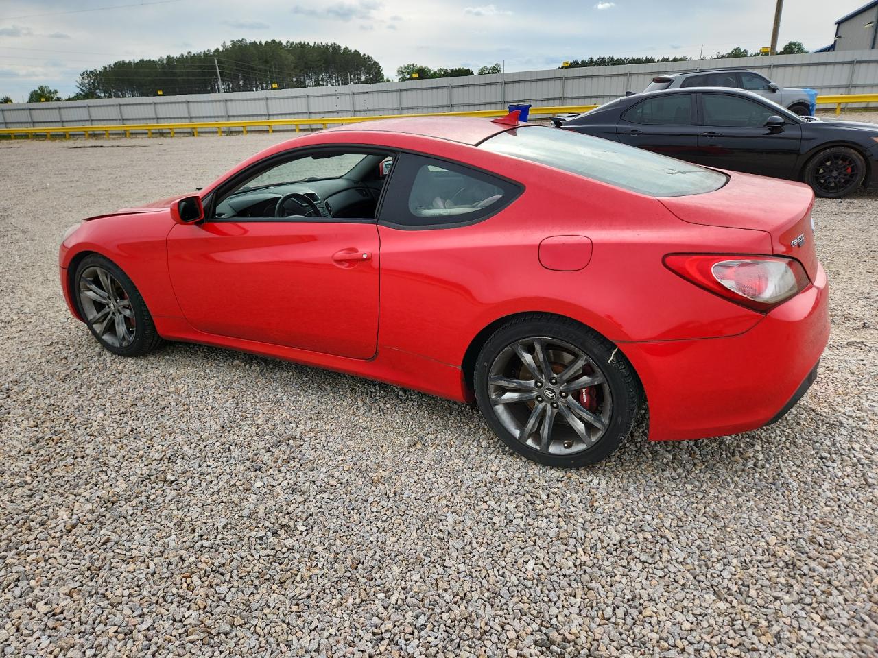 2011 Hyundai Genesis Coupe 3.8l Red vin: KMHHU6KHXBU047248