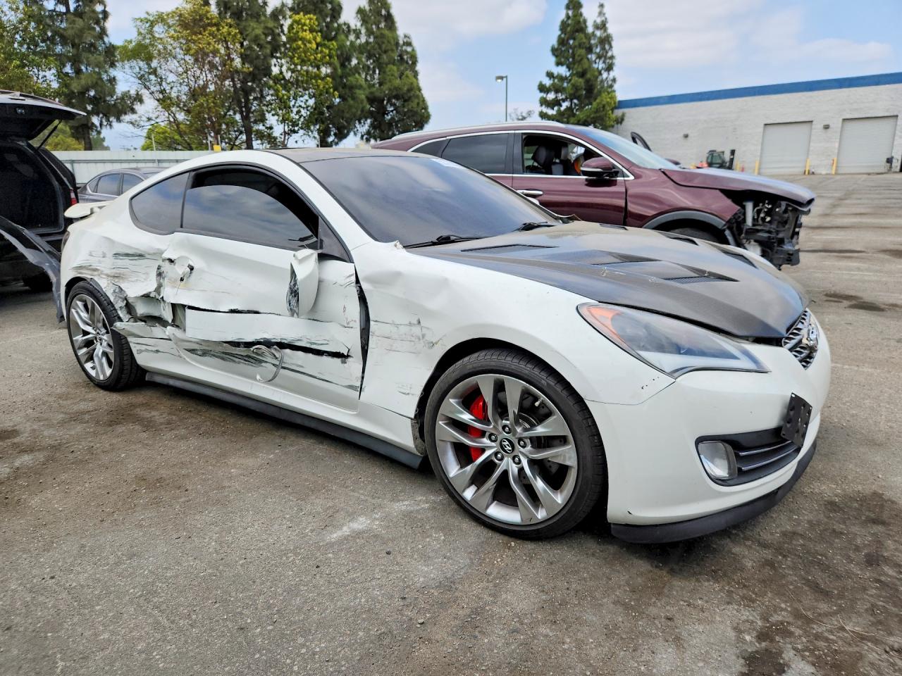 2011 Hyundai Genesis Coupe 3.8l White vin: KMHHU6KHXBU055298