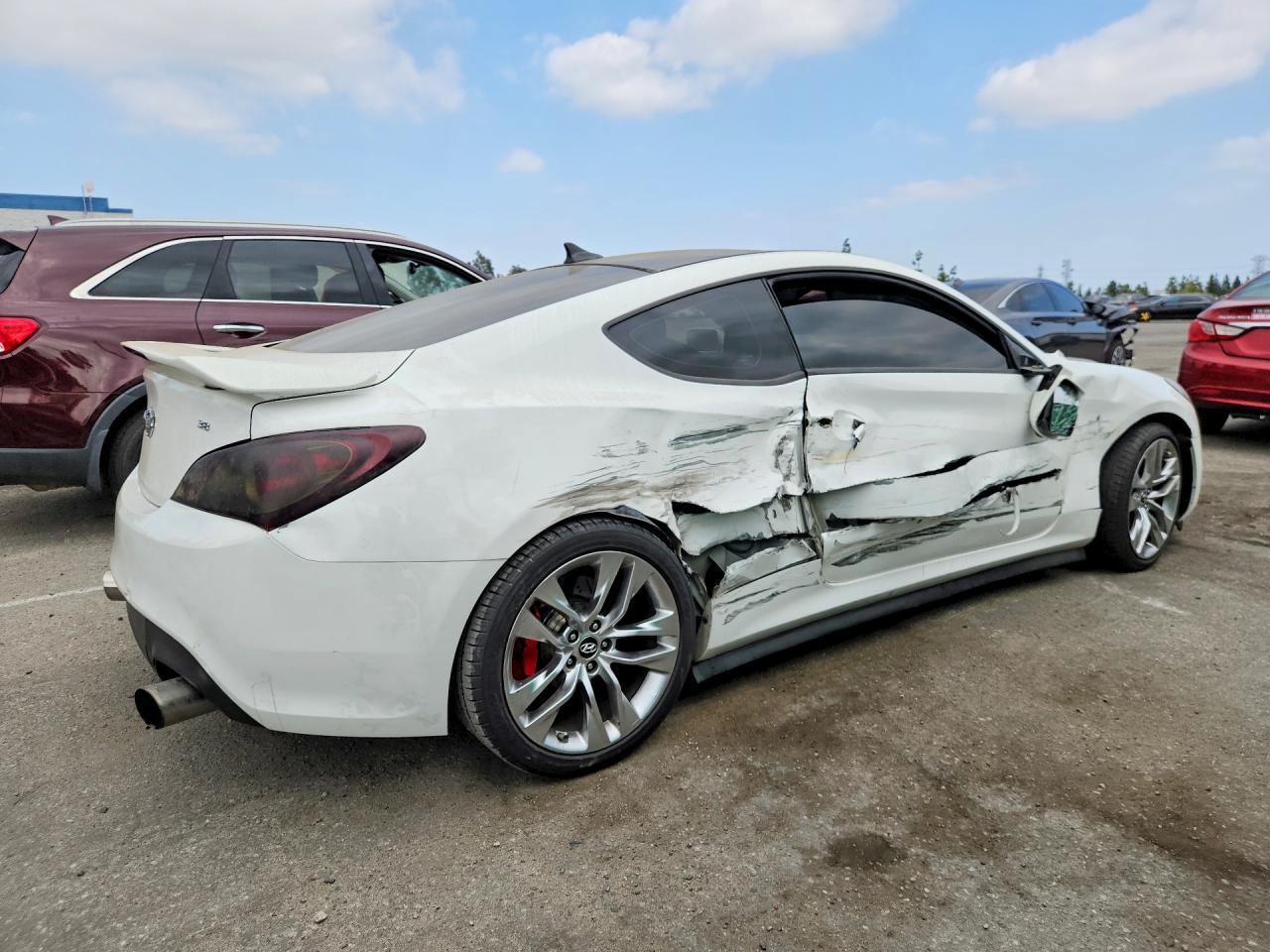 2011 Hyundai Genesis Coupe 3.8l White vin: KMHHU6KHXBU055298